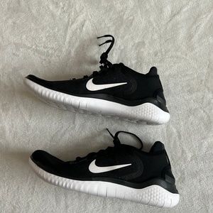 NWOB Nike Men's Free RN Black/White Running Shoes - Size 10